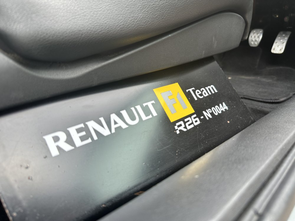 MEGANE RENAULTSPORT F1 TEAM R26! No. 44! OVER 1000 INSTANT WINS! - Image 6
