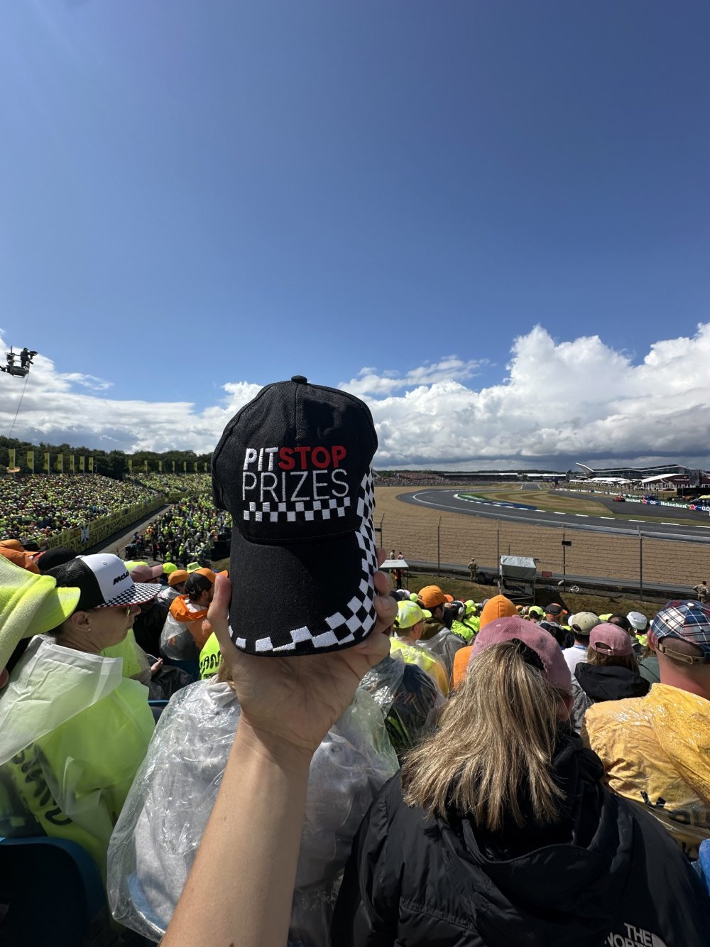 QATAR RACE ESCAPE FOR 2 + £1000!! - Image 7