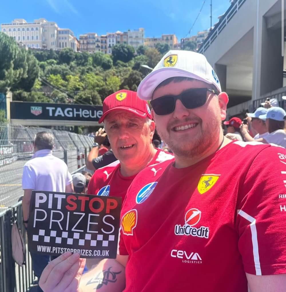 10p: HELLO KITTY x ACADEMY SIZE XS - Image 3